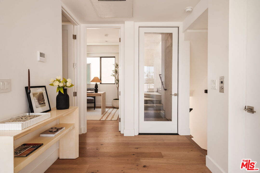 1245 N Formosa Ave Unit: B