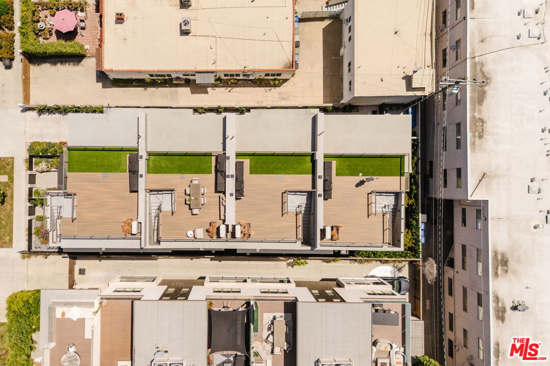 1245 N Formosa Ave Unit: B