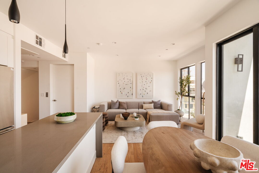 1245 N Formosa Ave Unit: B