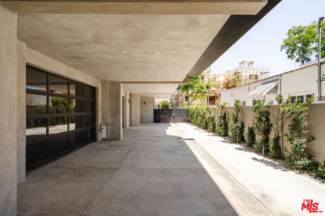 1245 N Formosa Ave Unit: B