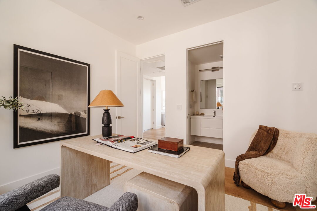 1245 N Formosa Ave Unit: B