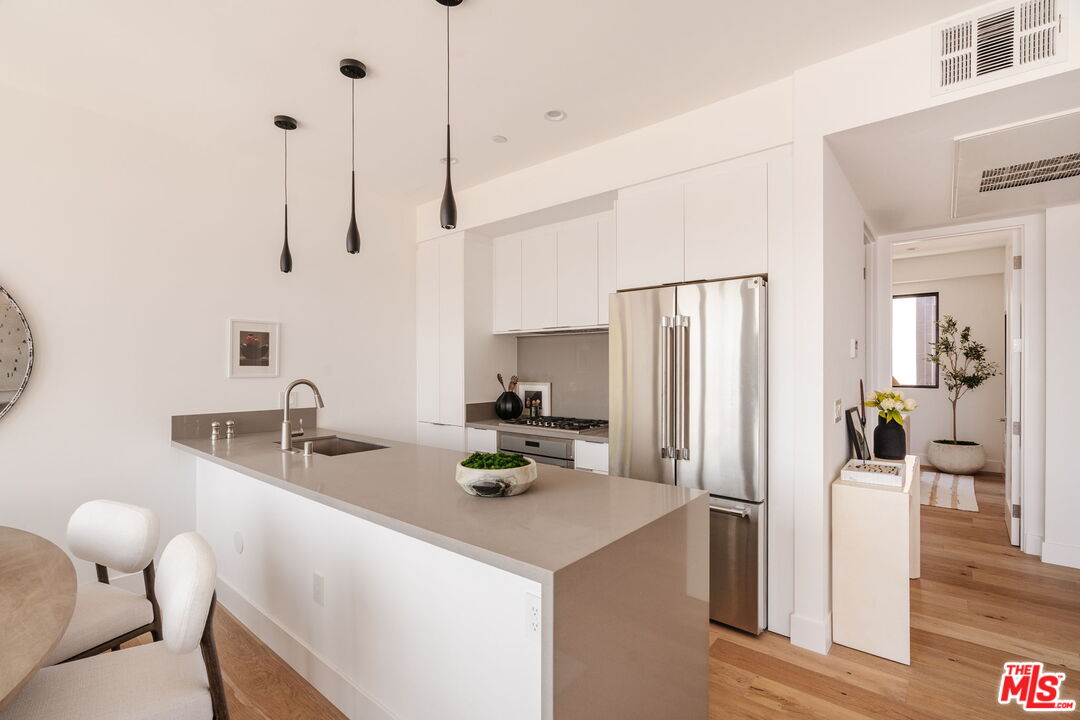 1245 N Formosa Ave Unit: B