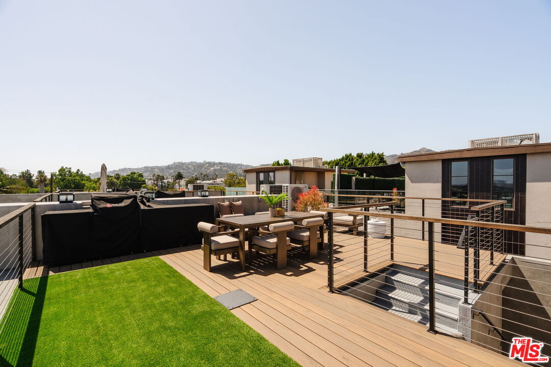 1245 N Formosa Ave Unit: B