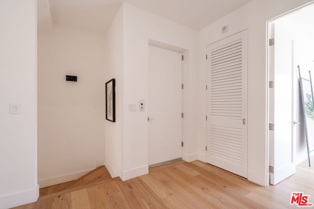 1245 N Formosa Ave Unit: B