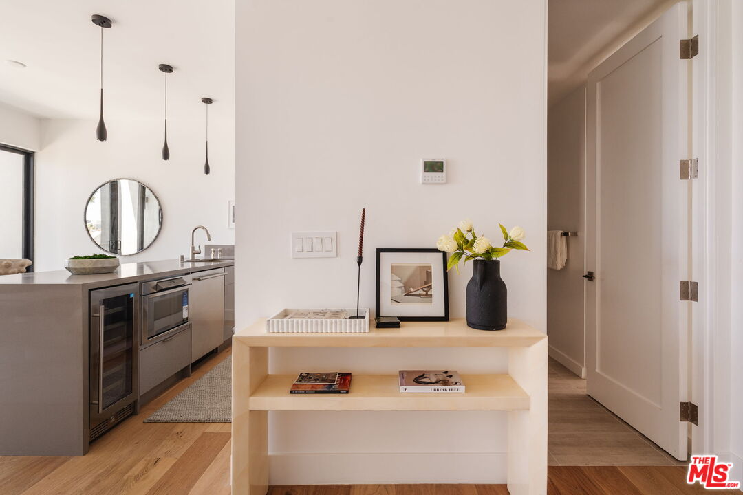 1245 N Formosa Ave Unit: B