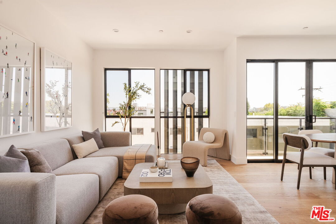 1245 N Formosa Ave Unit: B