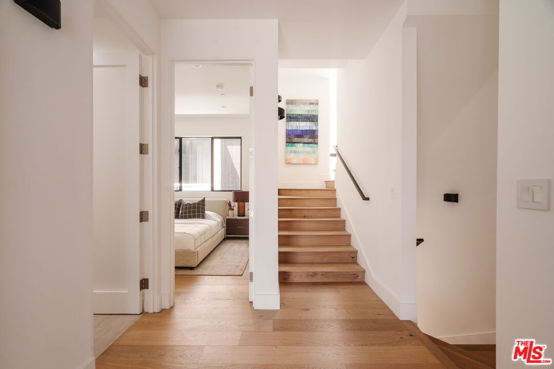 1245 N Formosa Ave Unit: B