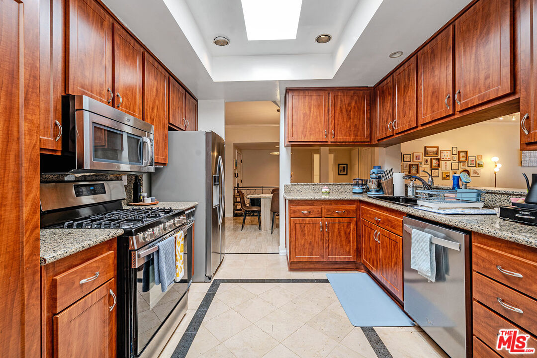 11755 Montana Ave Unit: 306