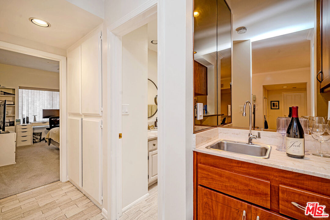 11755 Montana Ave Unit: 306