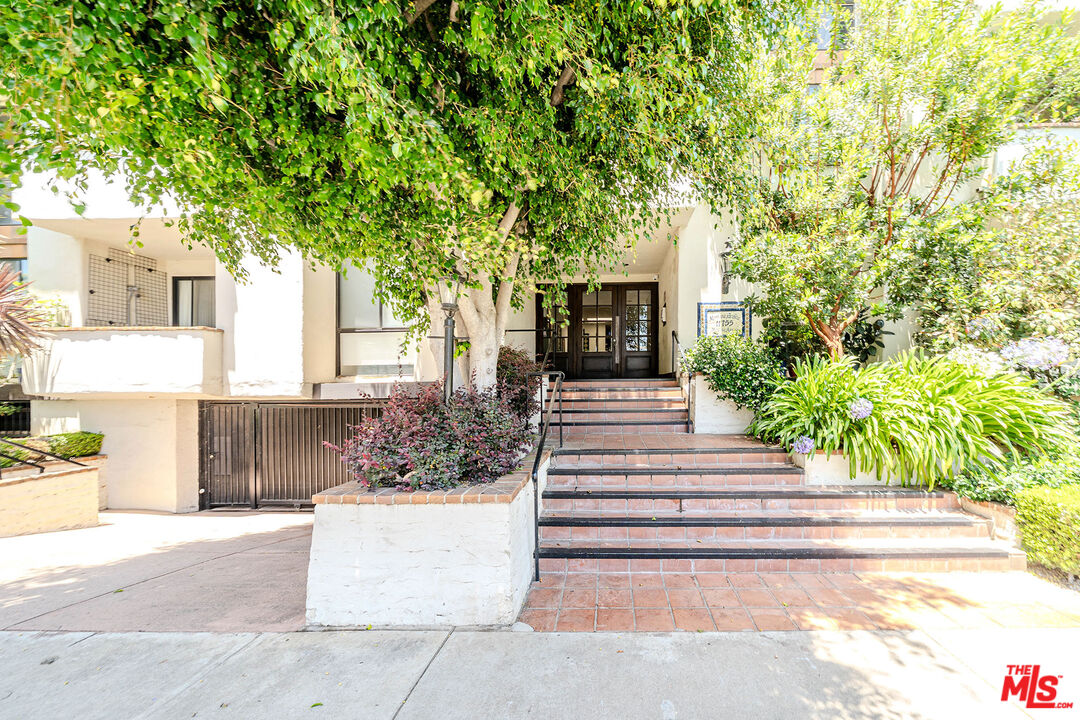 11755 Montana Ave Unit: 306