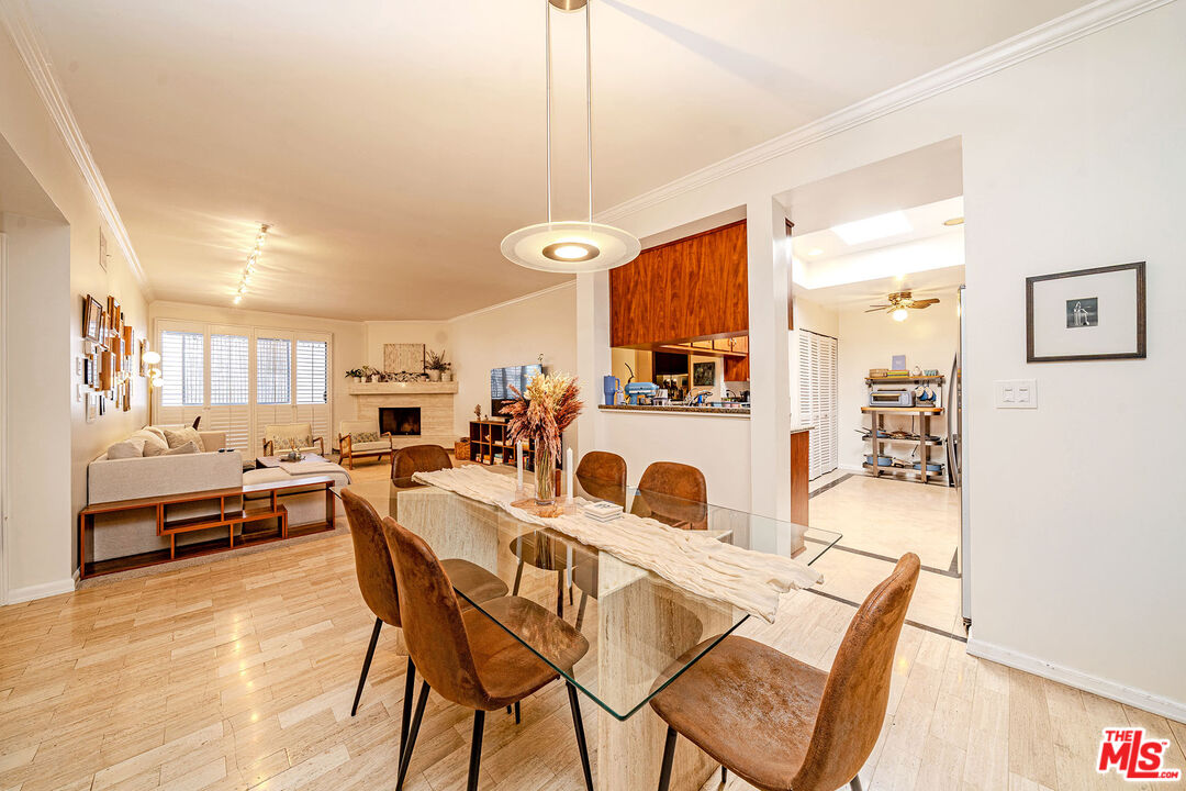 11755 Montana Ave Unit: 306