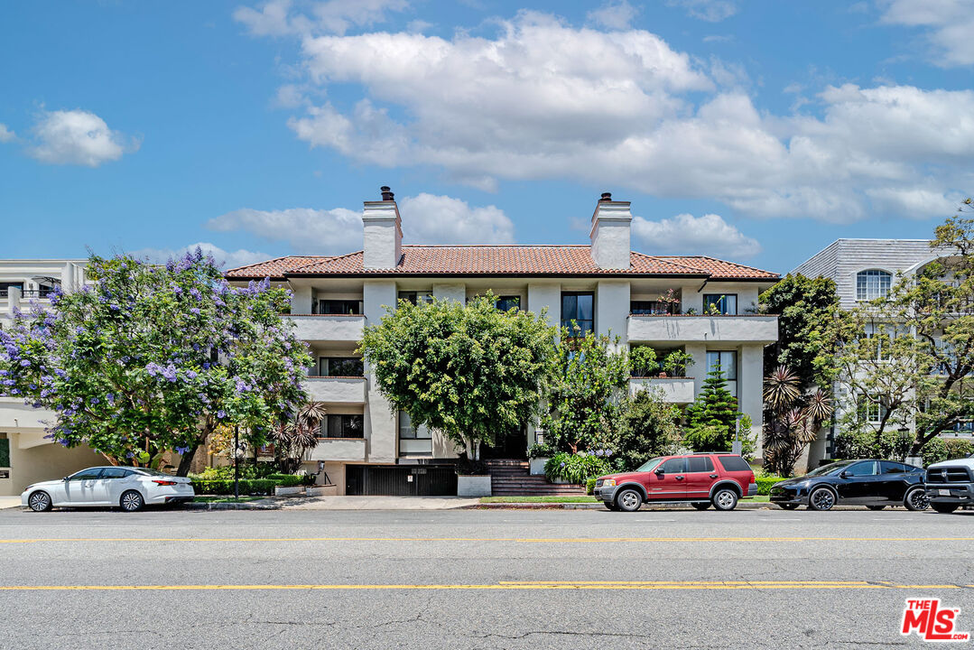 11755 Montana Ave Unit: 306