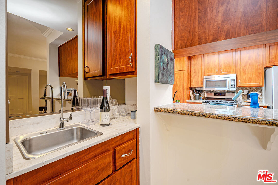 11755 Montana Ave Unit: 306