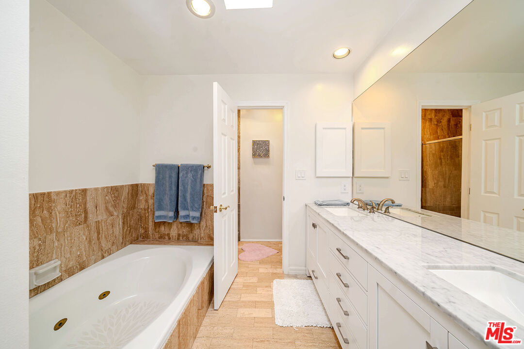11755 Montana Ave Unit: 306