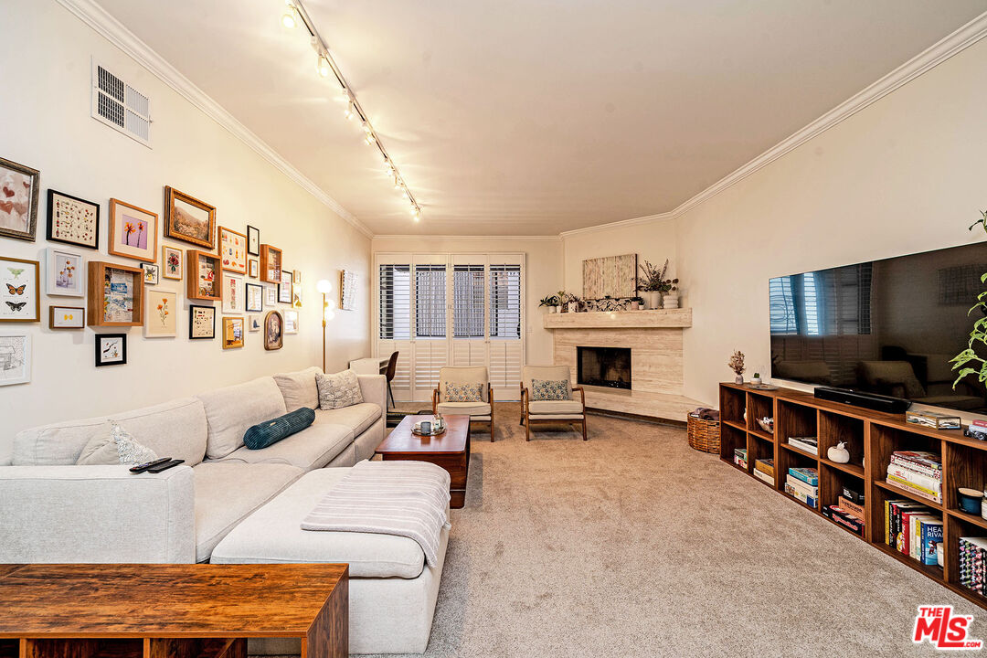 11755 Montana Ave Unit: 306
