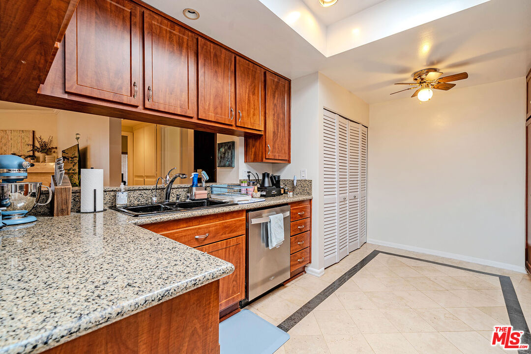 11755 Montana Ave Unit: 306
