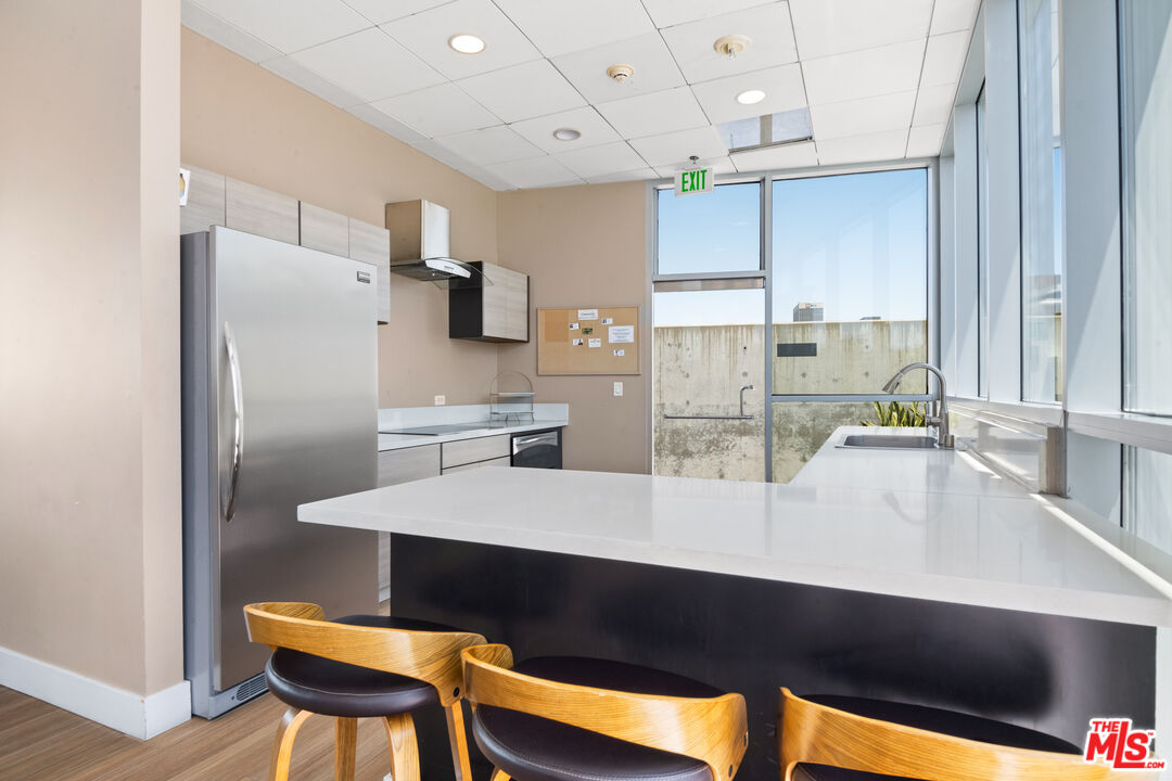 3785 Wilshire Blvd Unit: 2008
