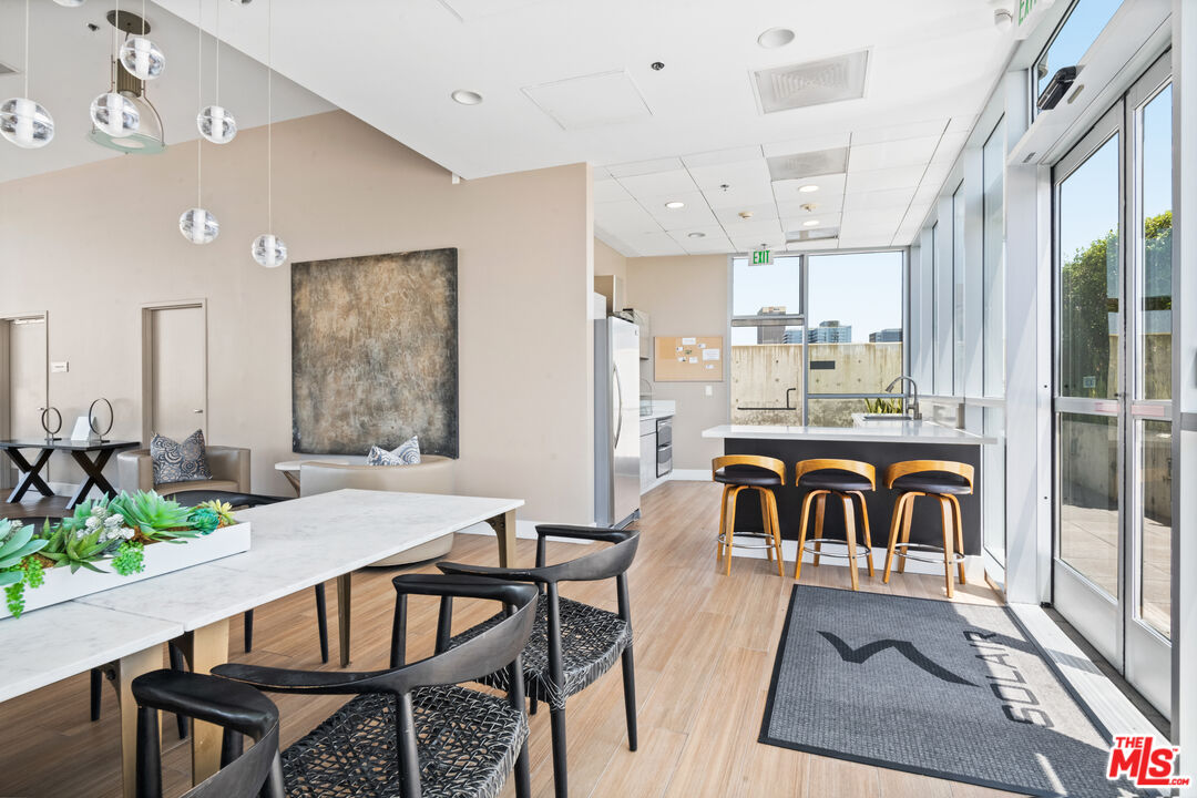 3785 Wilshire Blvd Unit: 2008