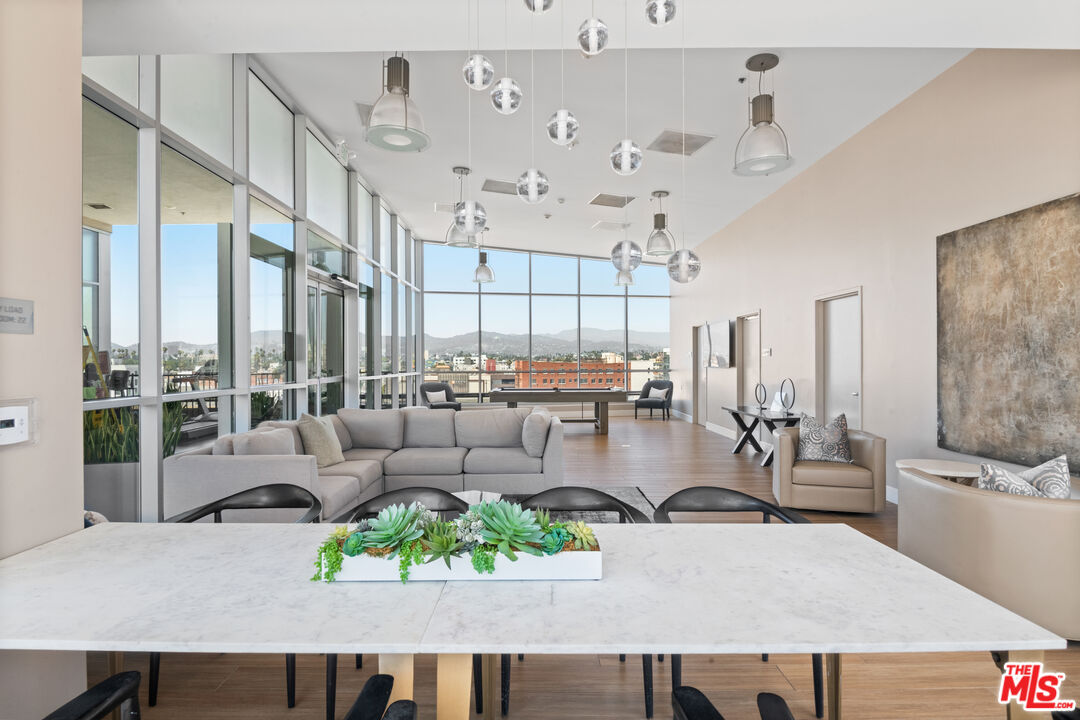 3785 Wilshire Blvd Unit: 2008