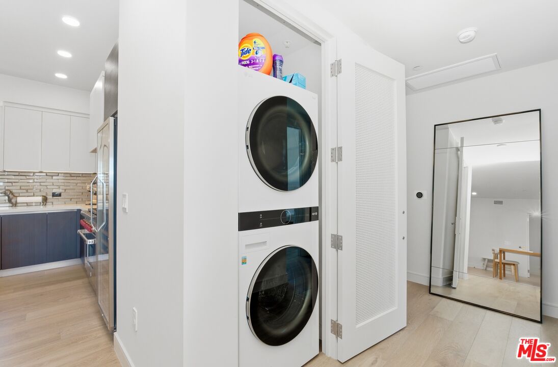505 S Barrington Ave Unit: 406