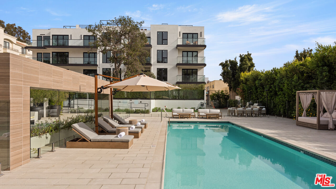 505 S Barrington Ave Unit: 406
