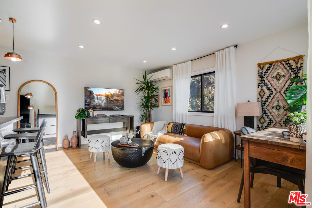 17 Sunset Ave Unit: 4