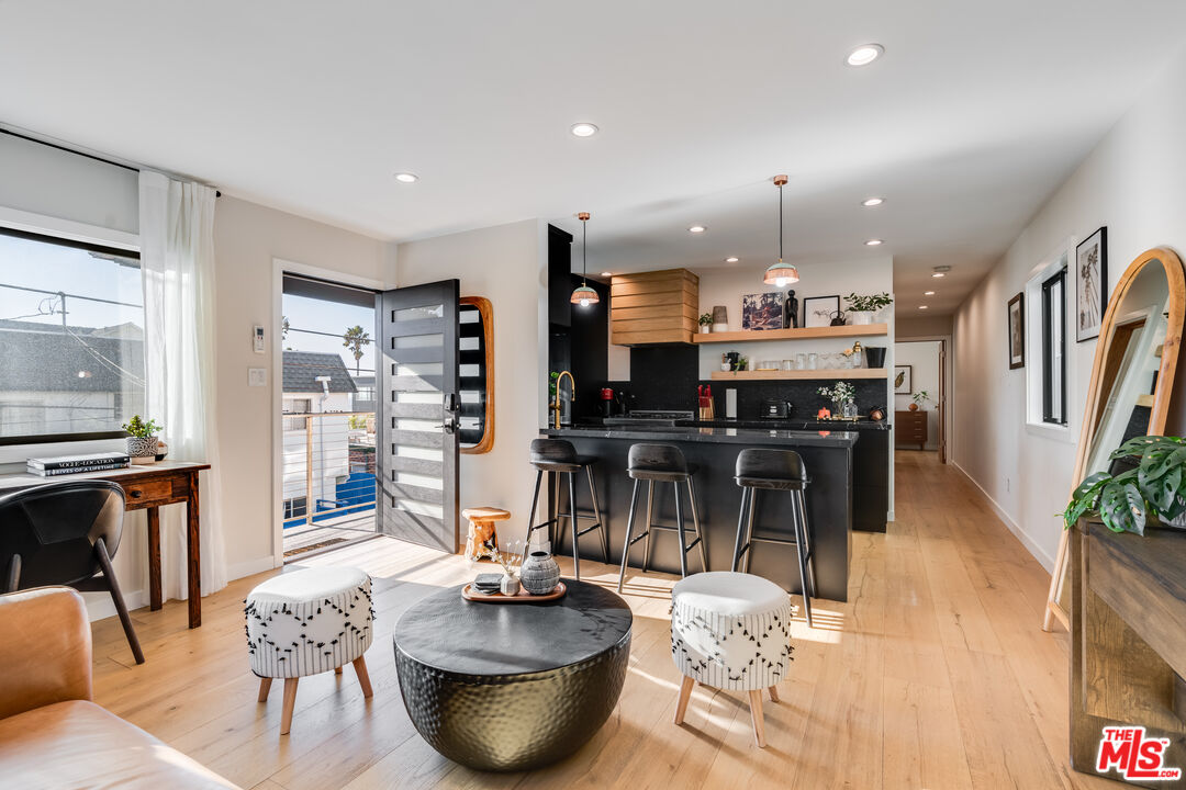 17 Sunset Ave Unit: 4