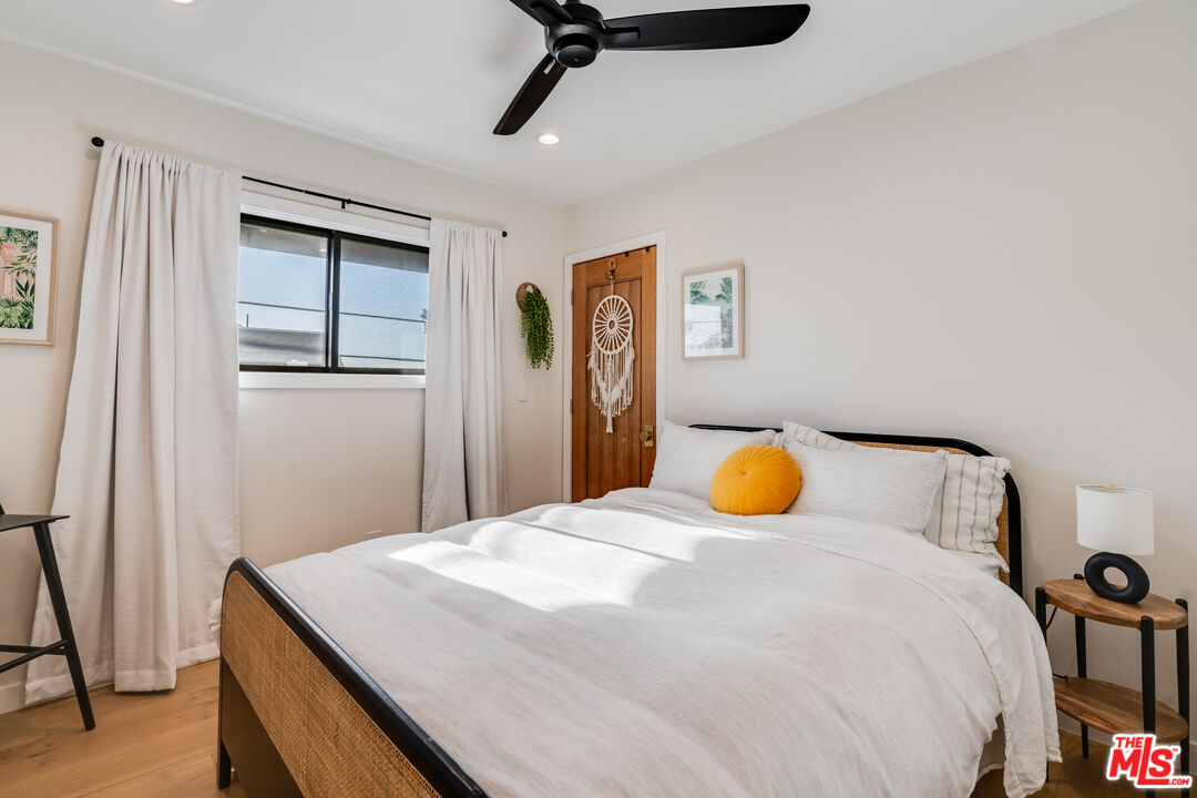 17 Sunset Ave Unit: 4