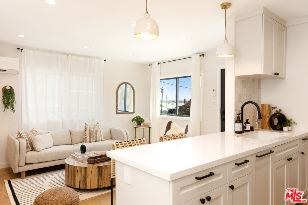 17 Sunset Ave Unit: 1