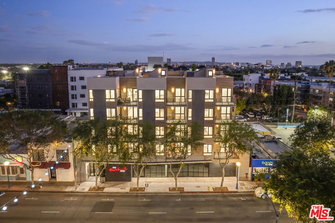 7428 Santa Monica Blvd Unit: 202