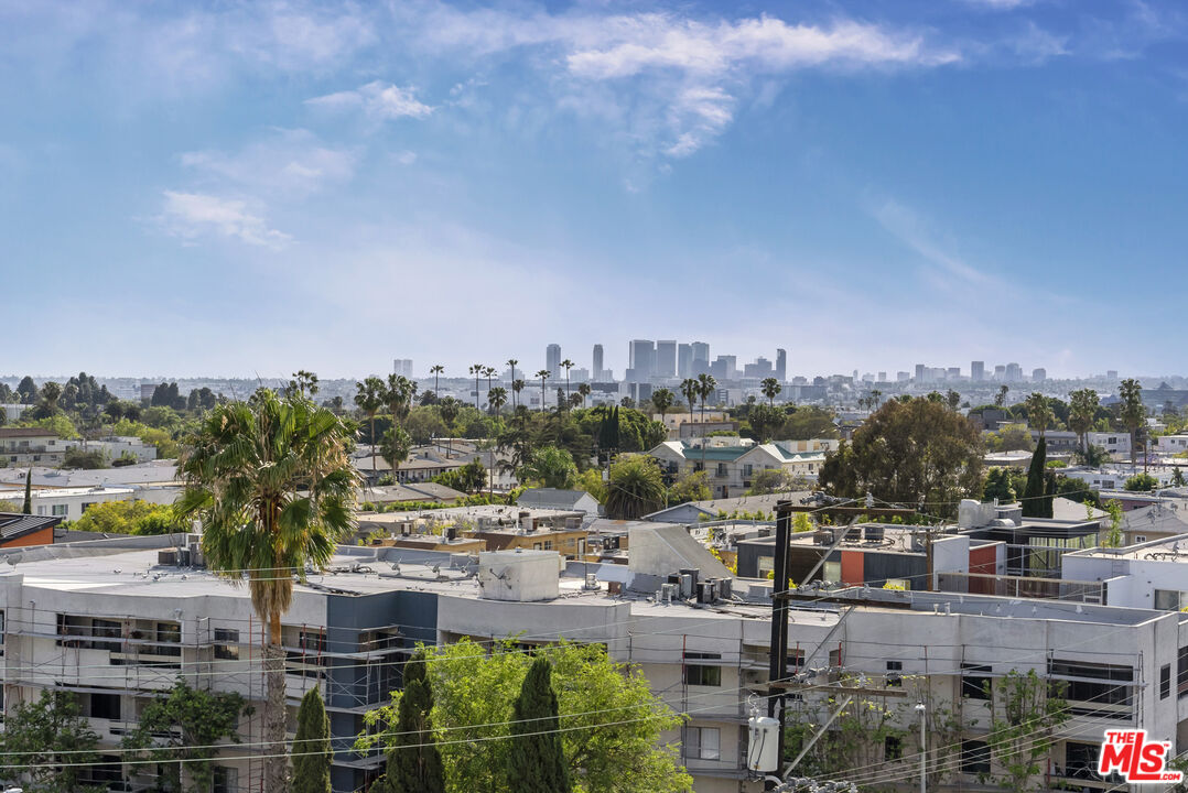7428 Santa Monica Blvd Unit: 202
