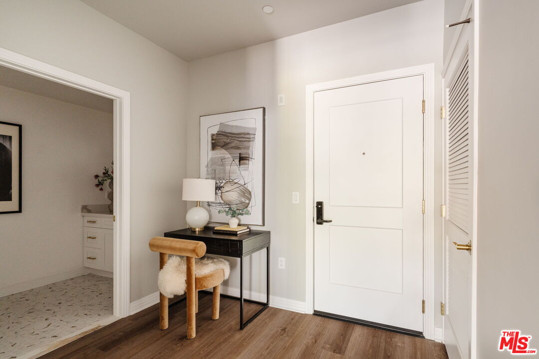 7428 Santa Monica Blvd Unit: 202