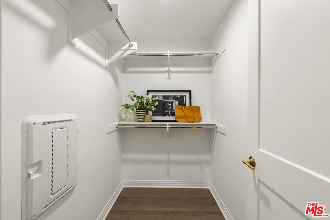 7428 Santa Monica Blvd Unit: 202