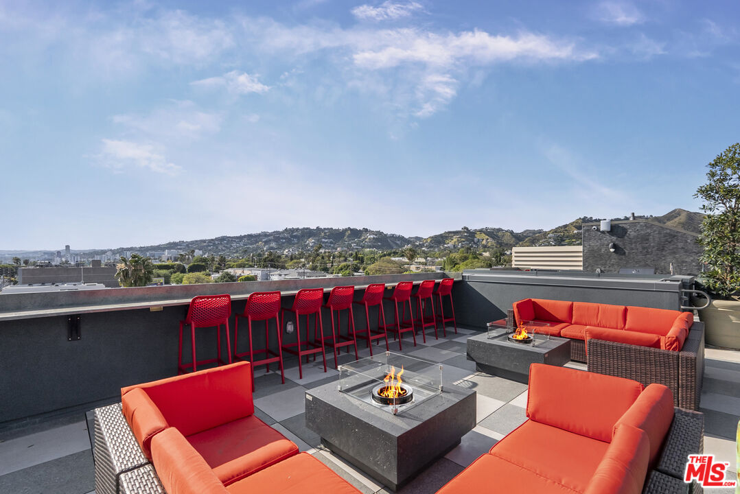 7428 Santa Monica Blvd Unit: 202
