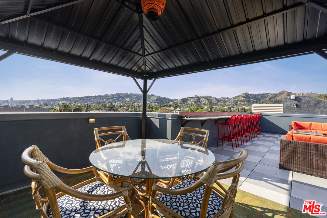 7428 Santa Monica Blvd Unit: 202