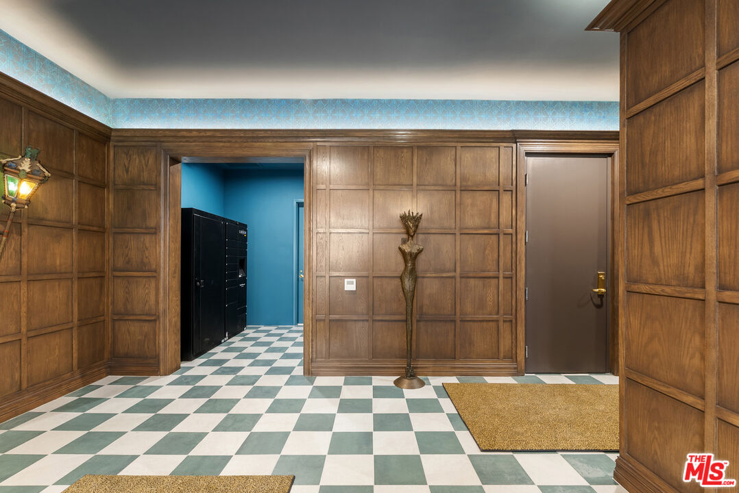 7428 Santa Monica Blvd Unit: 202