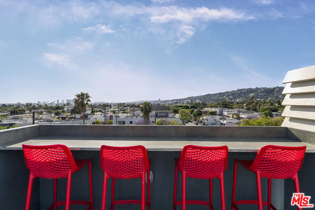 7428 Santa Monica Blvd Unit: 202