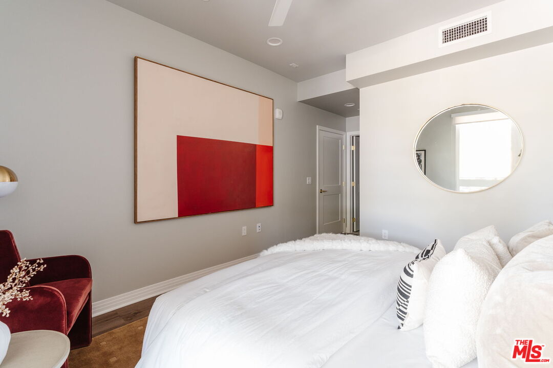 7428 Santa Monica Blvd Unit: 202