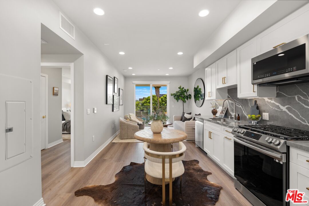 7428 Santa Monica Blvd Unit: 304