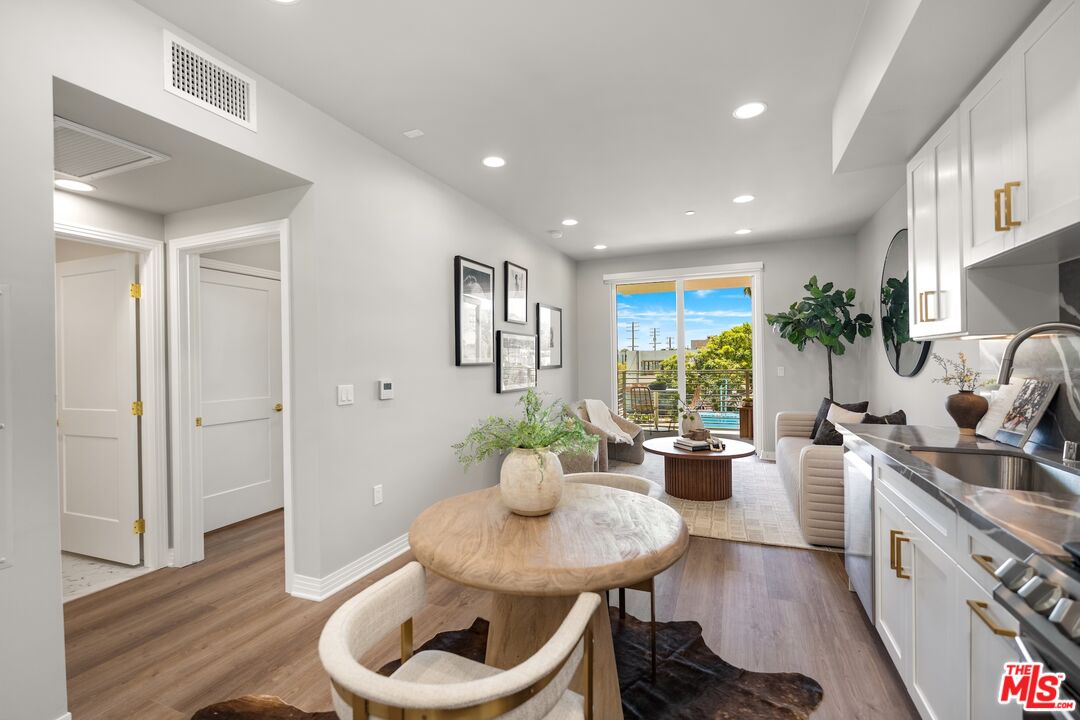 7428 Santa Monica Blvd Unit: 304