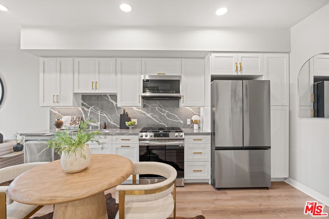 7428 Santa Monica Blvd Unit: 304