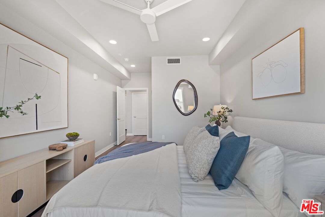 7428 Santa Monica Blvd Unit: 304