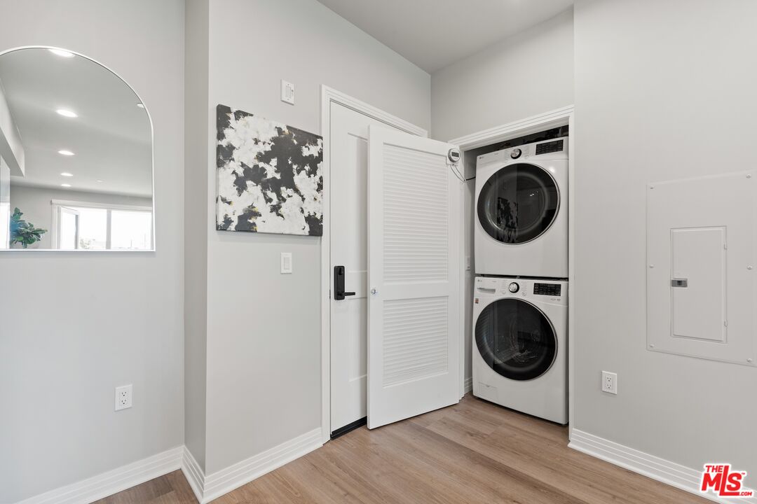 7428 Santa Monica Blvd Unit: 304