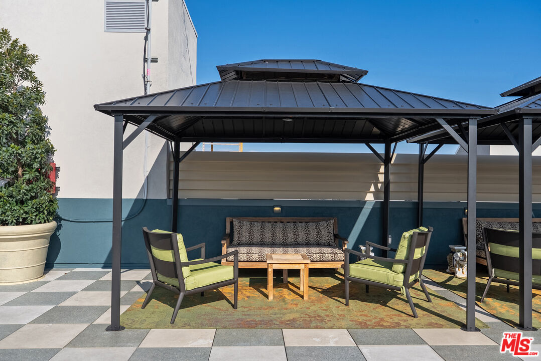 7428 Santa Monica Blvd Unit: 406