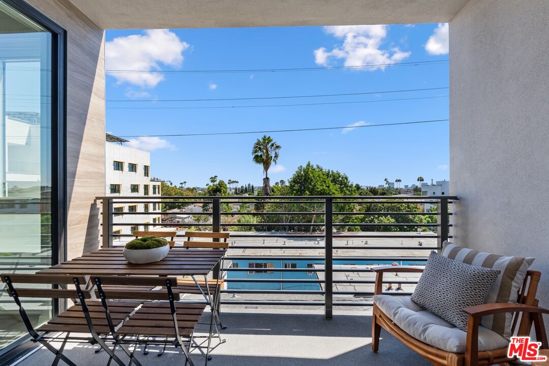 7428 Santa Monica Blvd Unit: 406