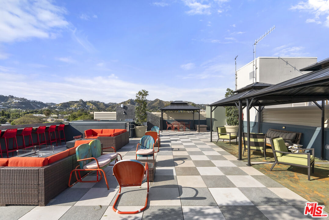 7428 Santa Monica Blvd Unit: 406