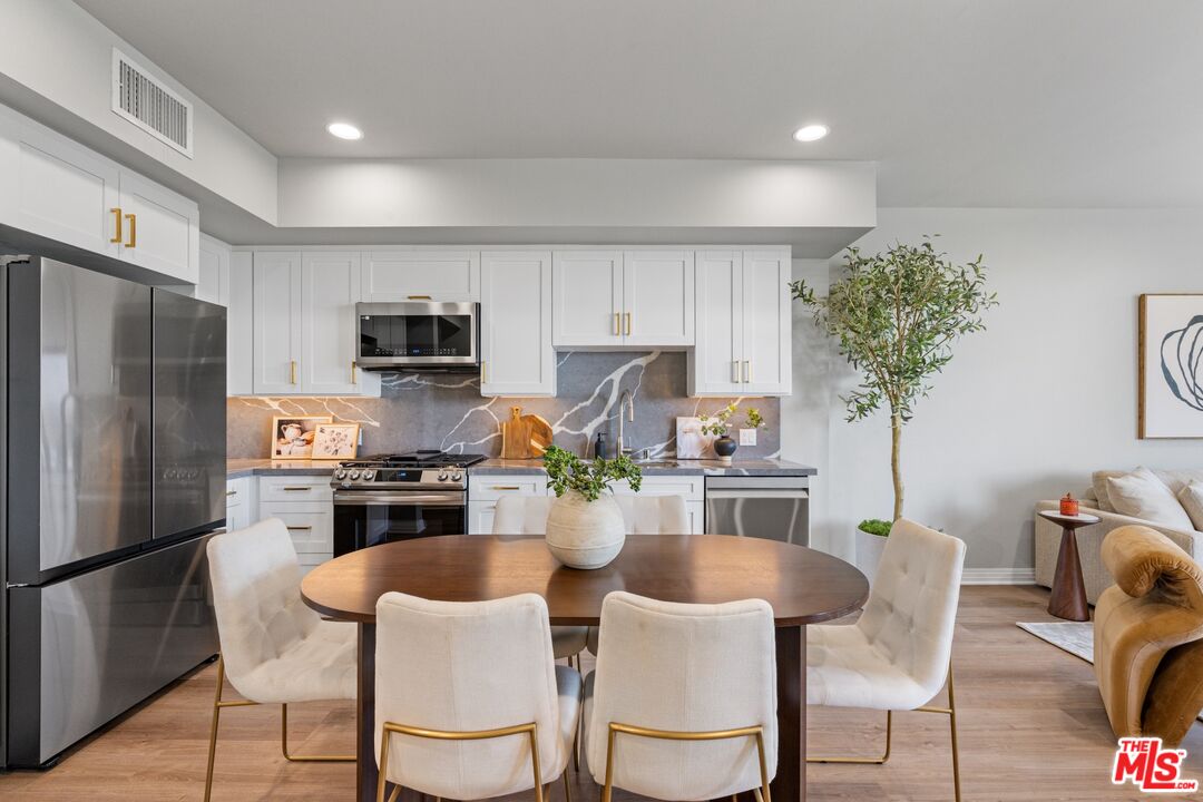 7428 Santa Monica Blvd Unit: 406