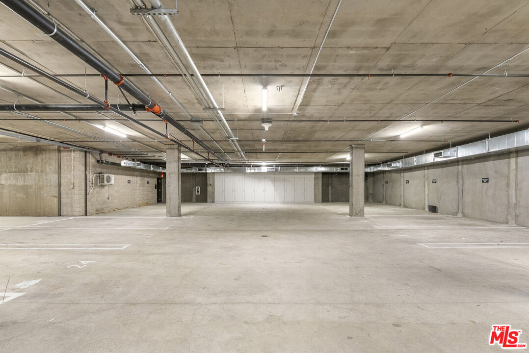 7428 Santa Monica Blvd Unit: 406