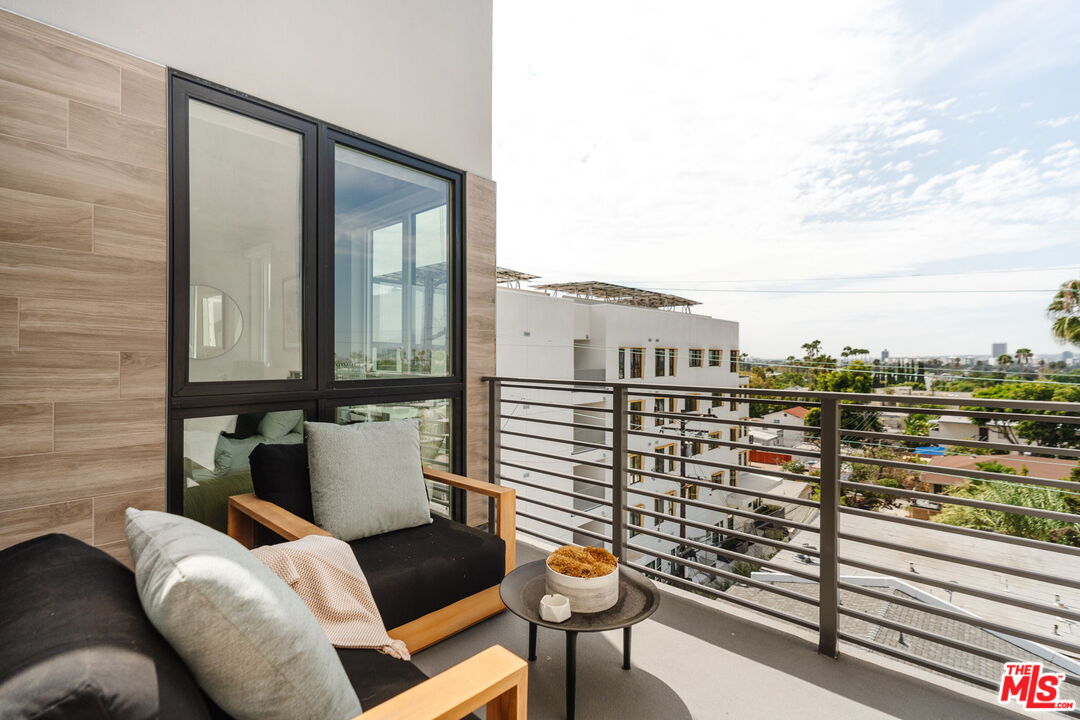 7428 Santa Monica Blvd Unit: 507