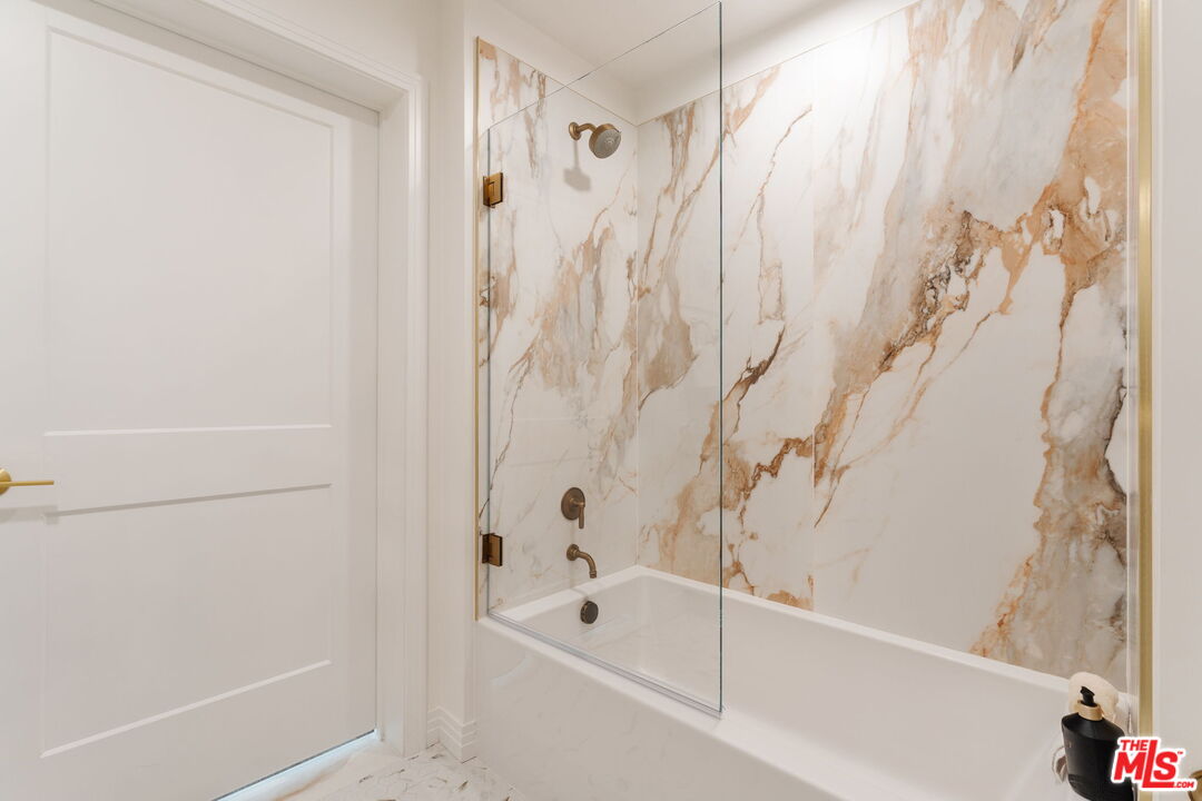 7428 Santa Monica Blvd Unit: 507